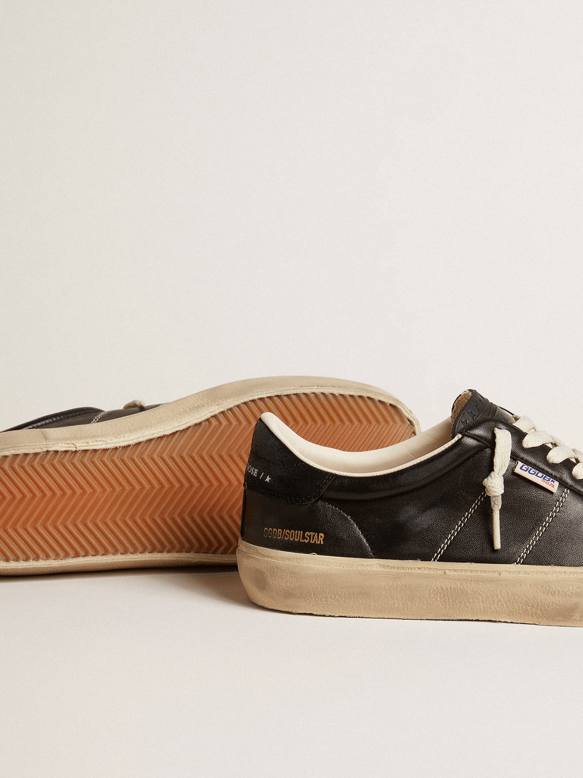 Golden Goose Men’s Soul Star in black bio-based nappa