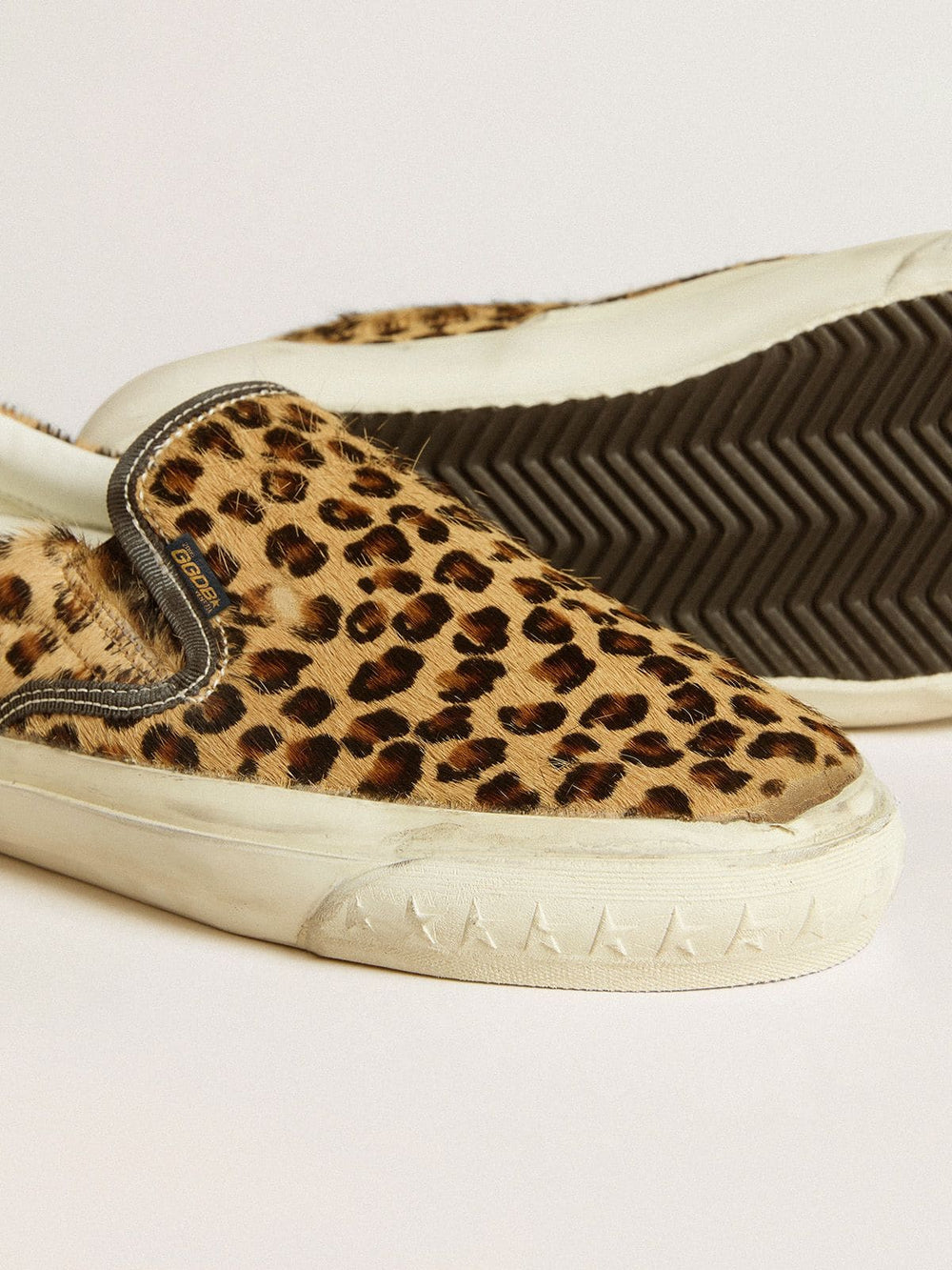 Golden Goose Men's VCE Penstar in leopard-print pony skin with black leather heel tab