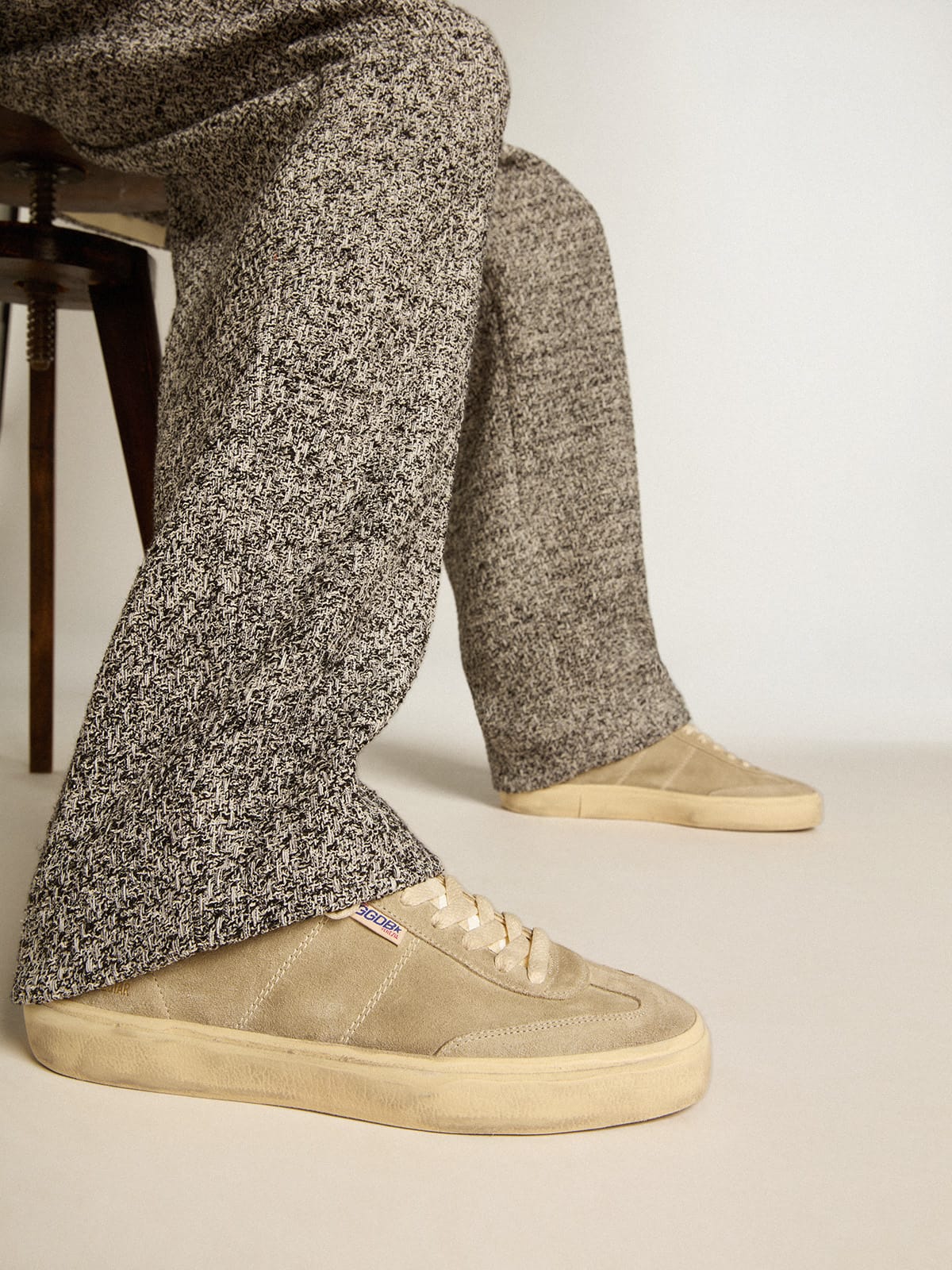 Golden Goose Men's Soul Star in dove-gray suede with white leather heel tab and tongue