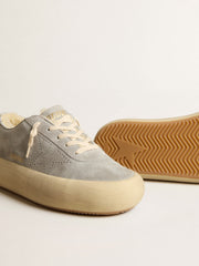 Golden Goose Men’s Space-Star shoes in ice-gray suede with shearling lining