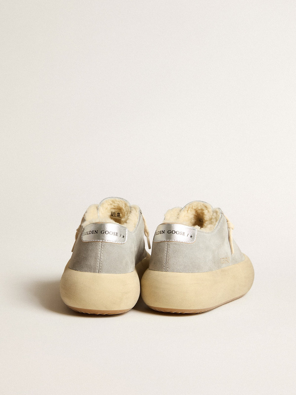 Golden Goose Men’s Space-Star shoes in ice-gray suede with shearling lining