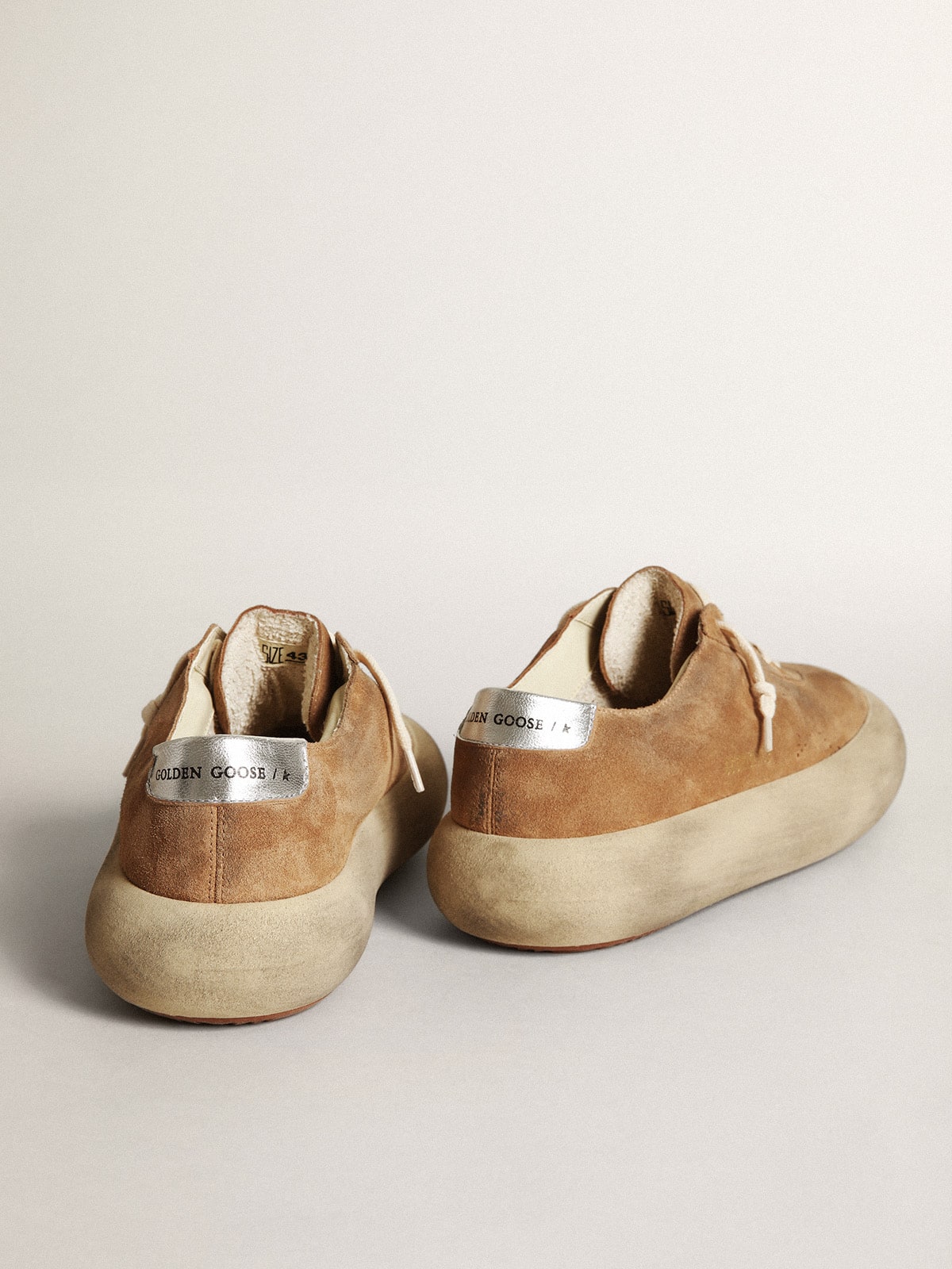 Golden Goose Men's Space-Star in tobacco-colored suede