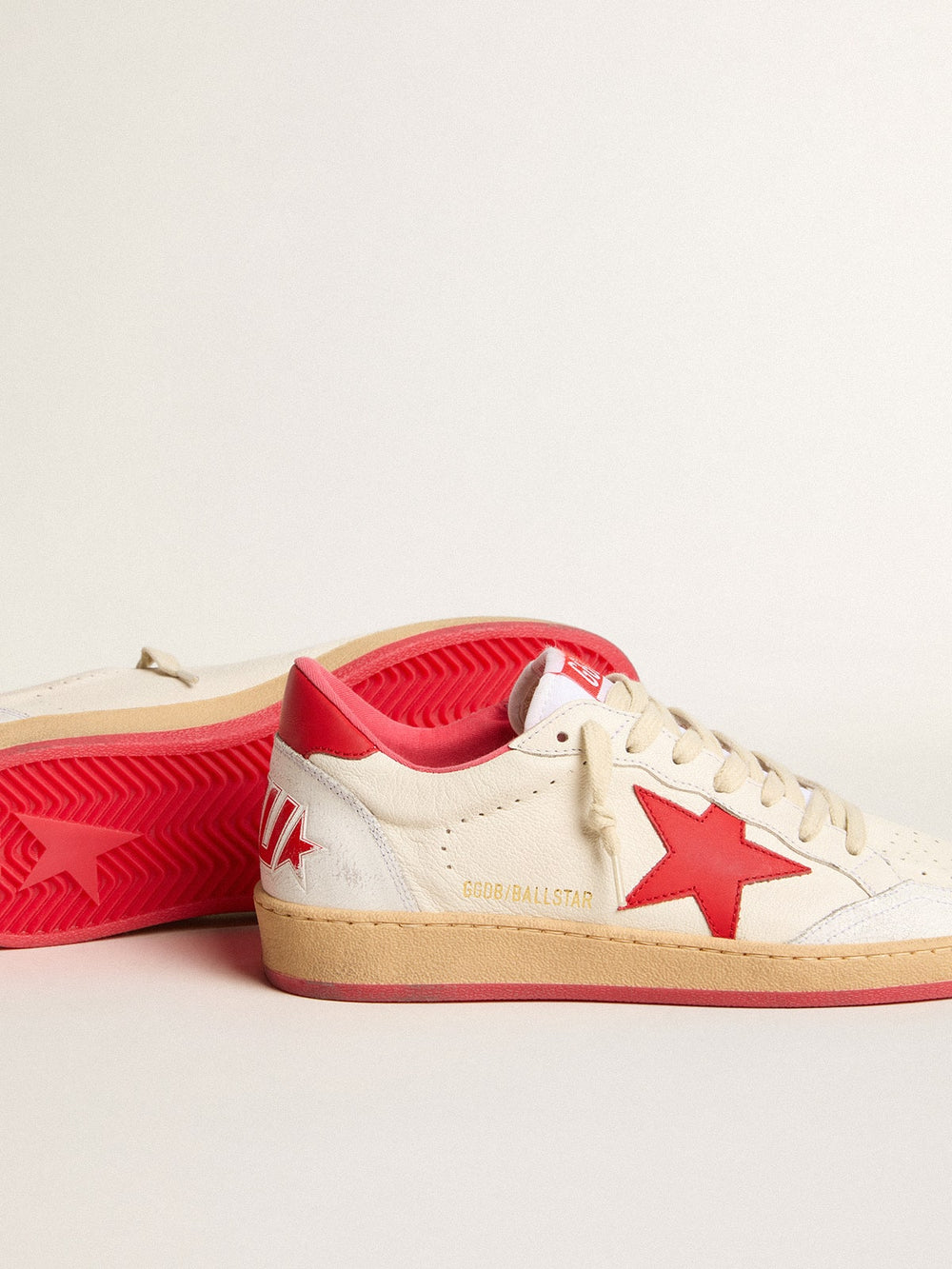 Golden Goose Men’s Ball Star Wishes in white leather with a red star and heel tab