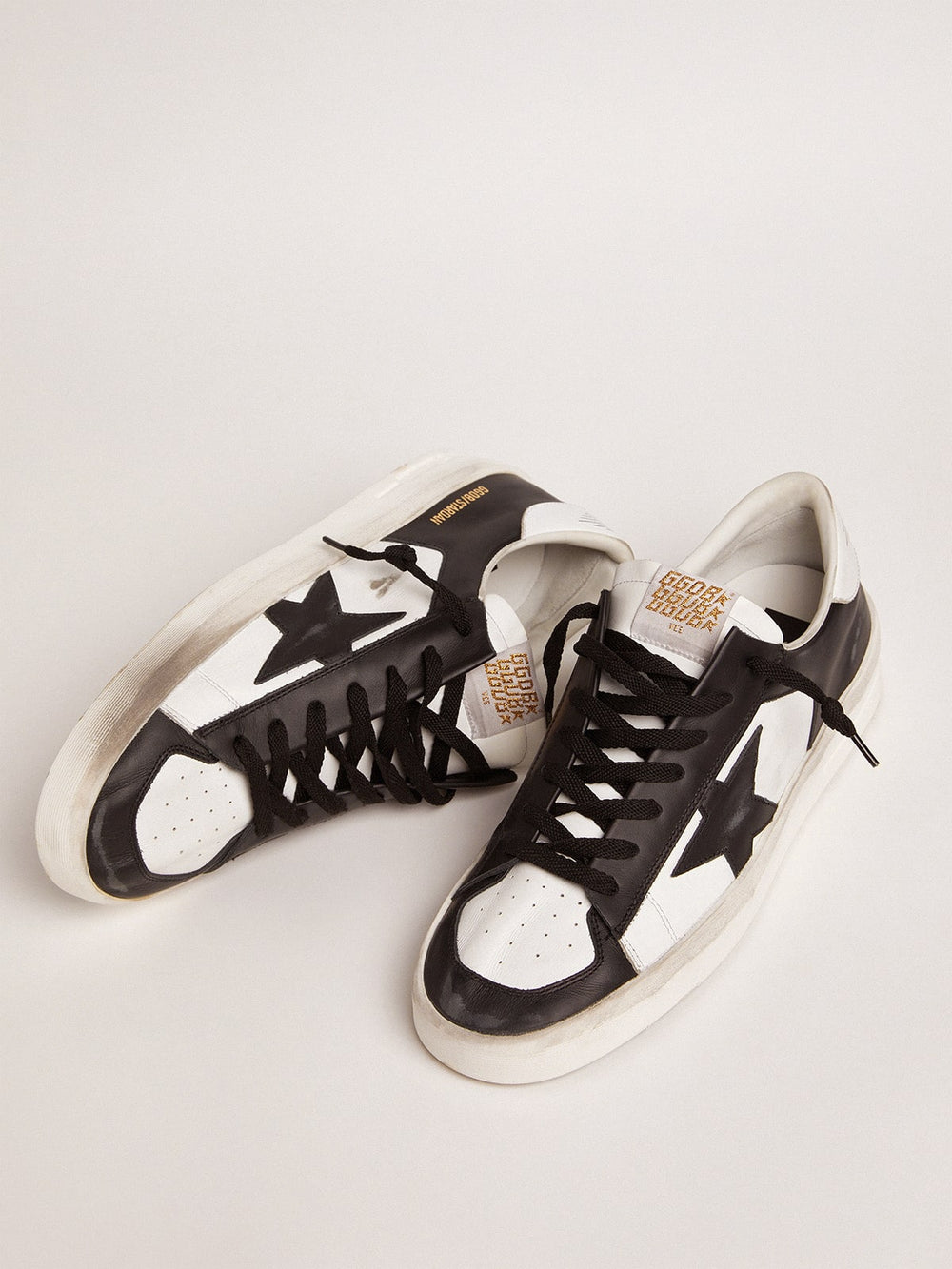 Golden Goose Men's Stardan in white and black leather