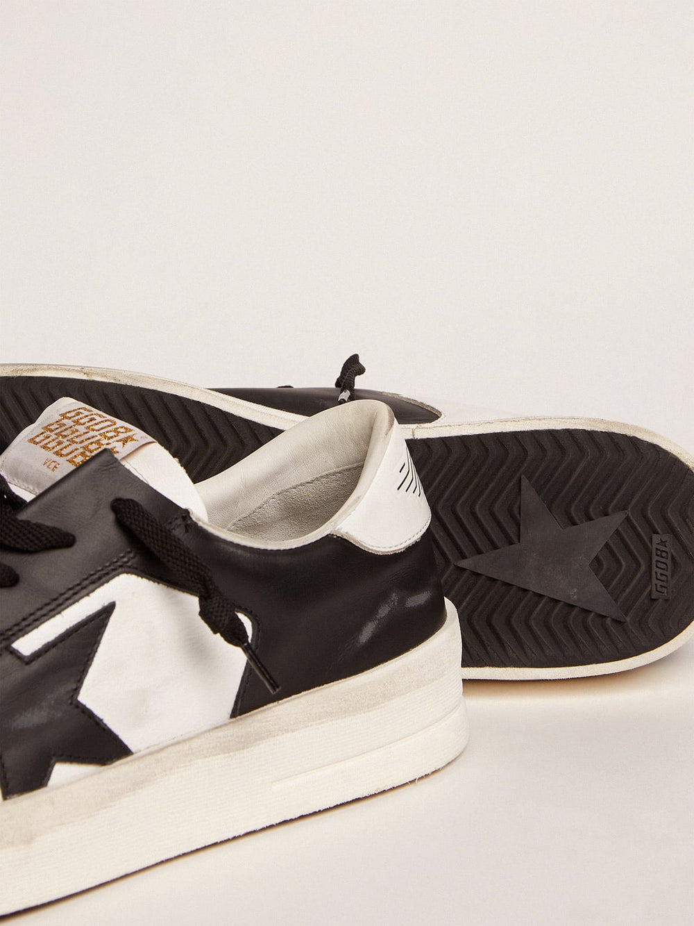 Golden Goose Men's Stardan in white and black leather