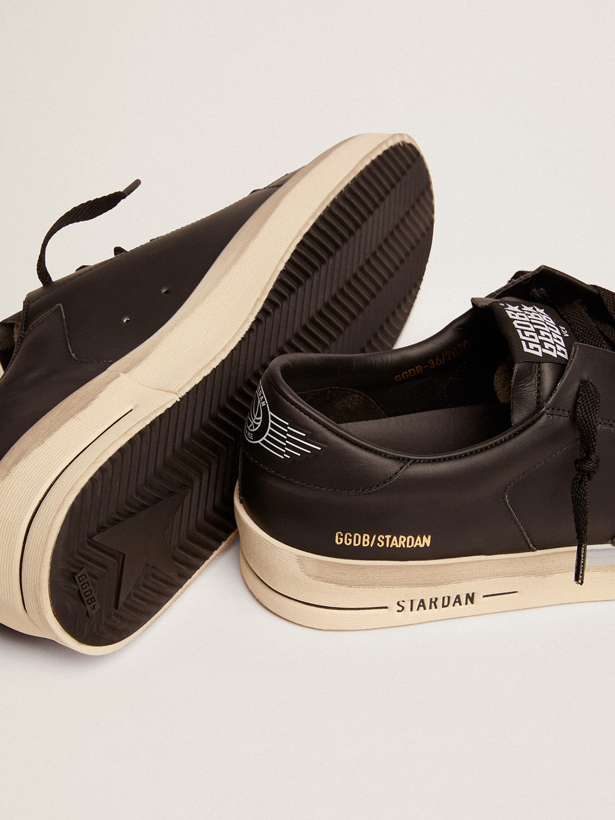 Golden Goose Men's Stardan in total black leather