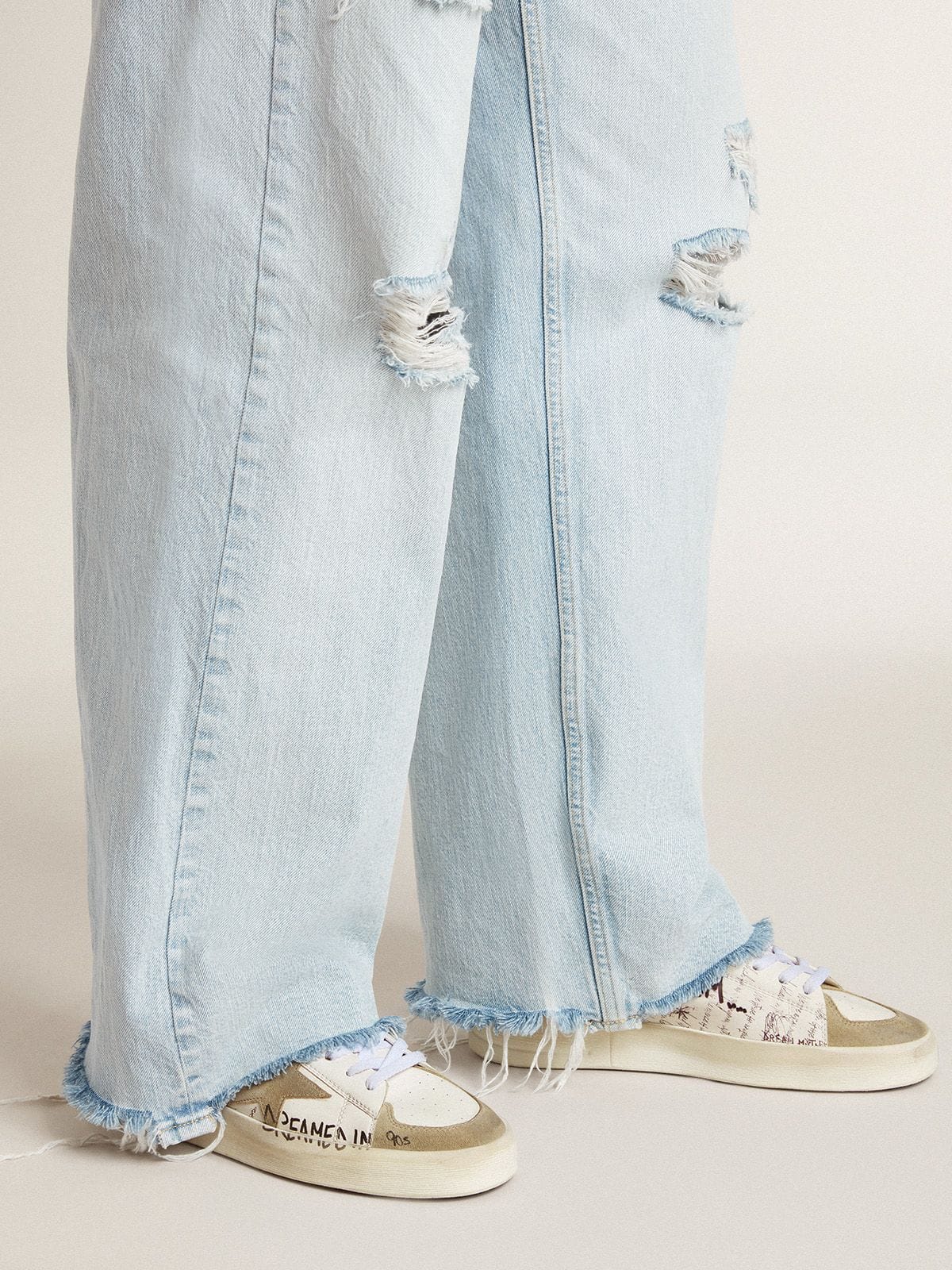 Golden Goose Stardan in leather with all-over lettering and ice-gray suede star