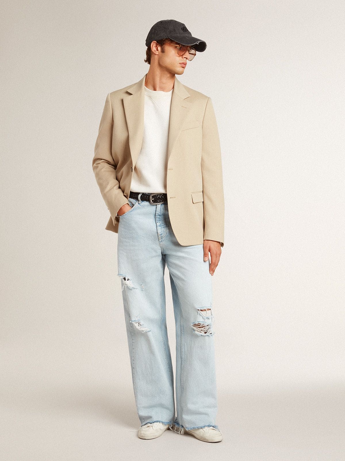 Golden Goose Stardan in leather with all-over lettering and ice-gray suede star