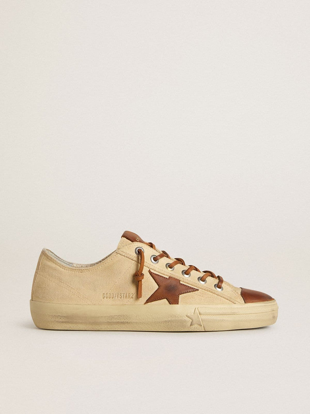 Golden Goose Men's V-Star in cream canvas with tobacco leather star