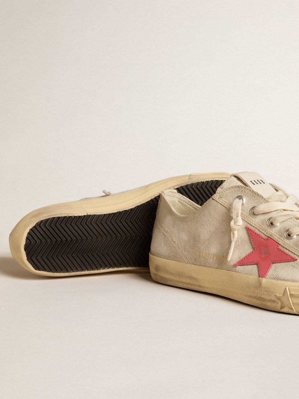 Golden Goose Men's V-Star in light gray canvas with a red leather star