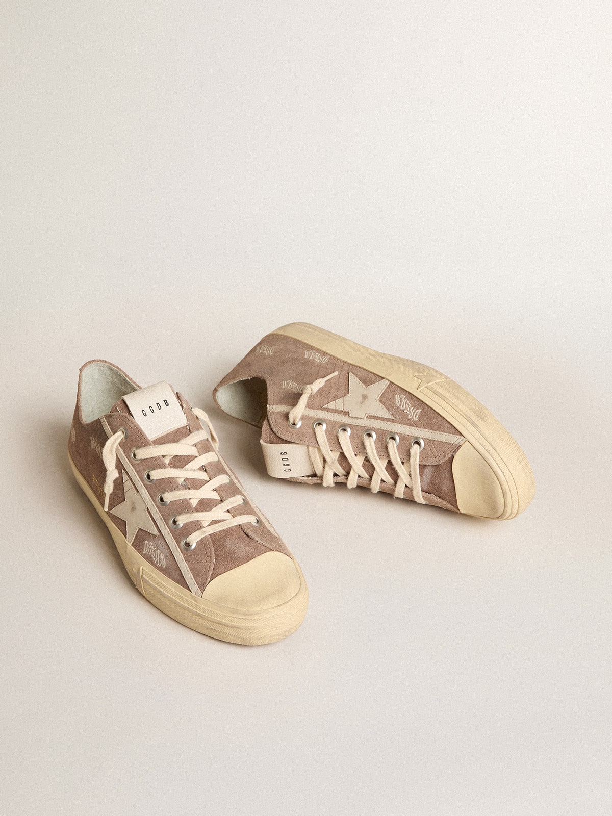 Golden Goose Men's V-Star in dove-gray suede with light gray leather star