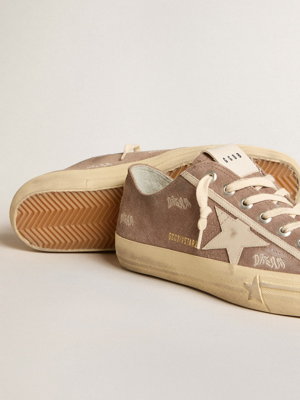 Golden Goose Men's V-Star in dove-gray suede with light gray leather star