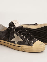 Golden Goose Men's V-Star  in black canvas with ice-gray star and heel