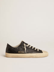 Golden Goose Men's V-Star in black nappa leather with a black leather star