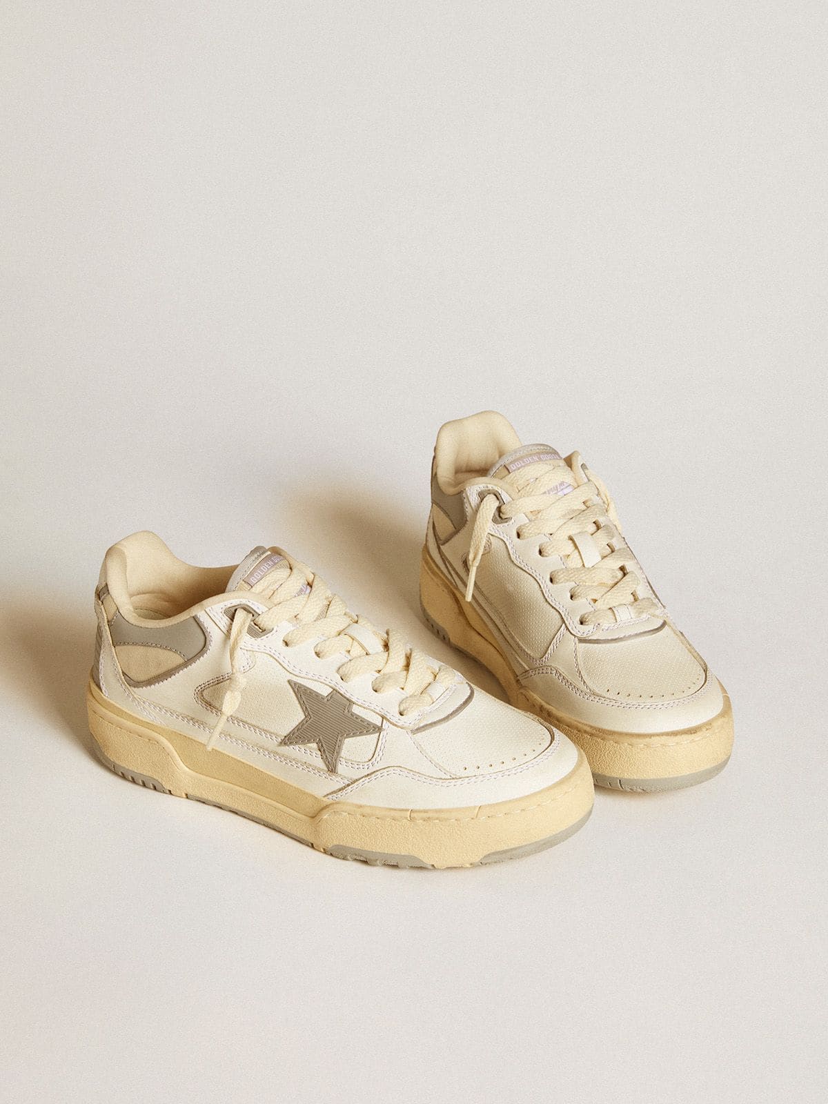 Golden Goose Men’s Forty2 with grey star and white leather heel tab