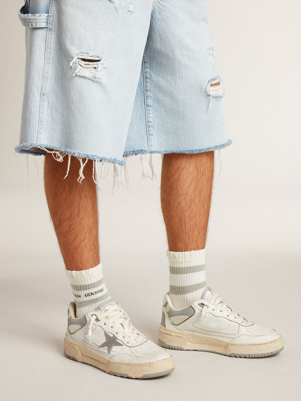 Golden Goose Men’s Forty2 with grey star and white leather heel tab