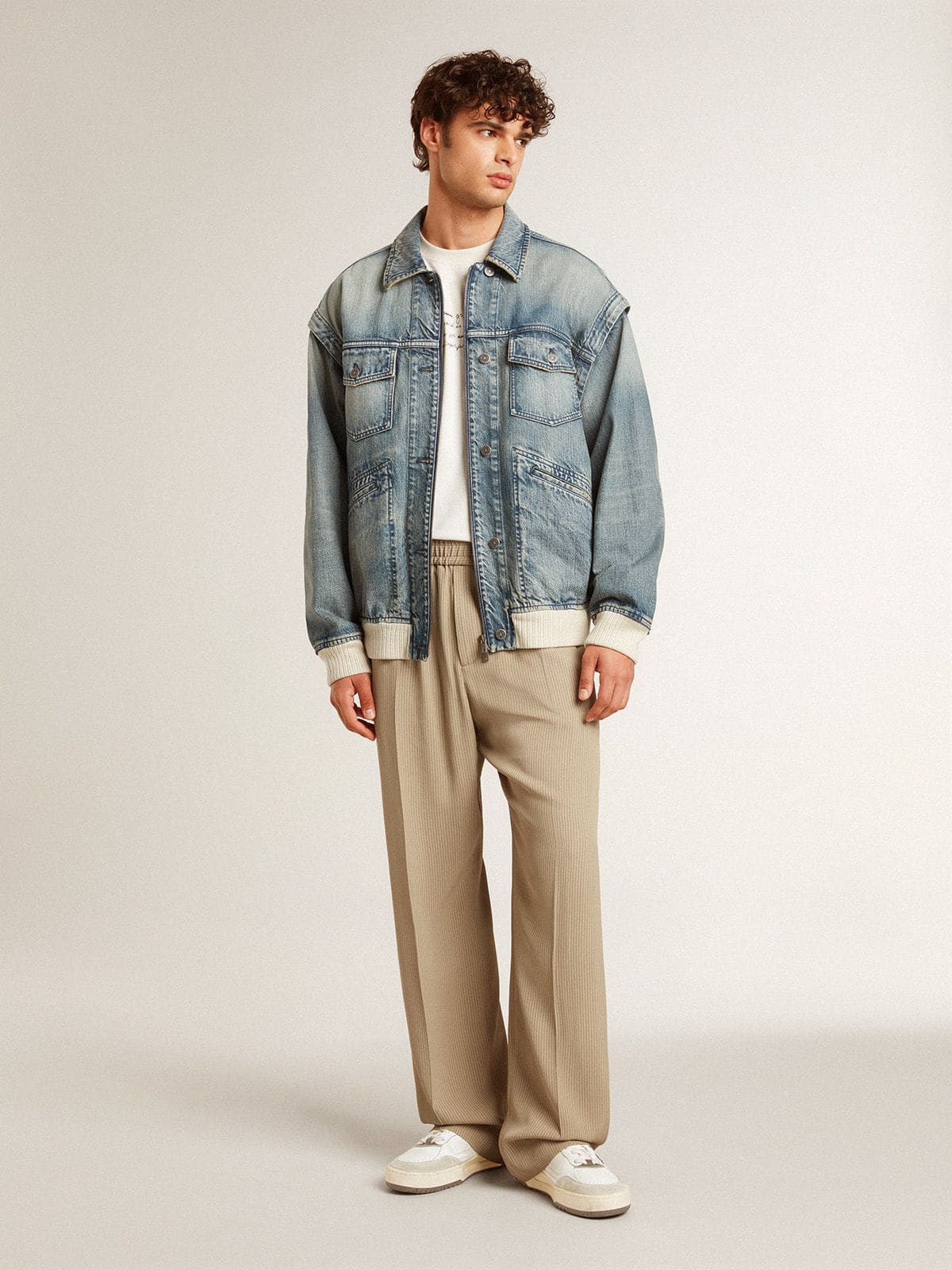Golden Goose Men’s Forty2 with pink star and white leather heel tab