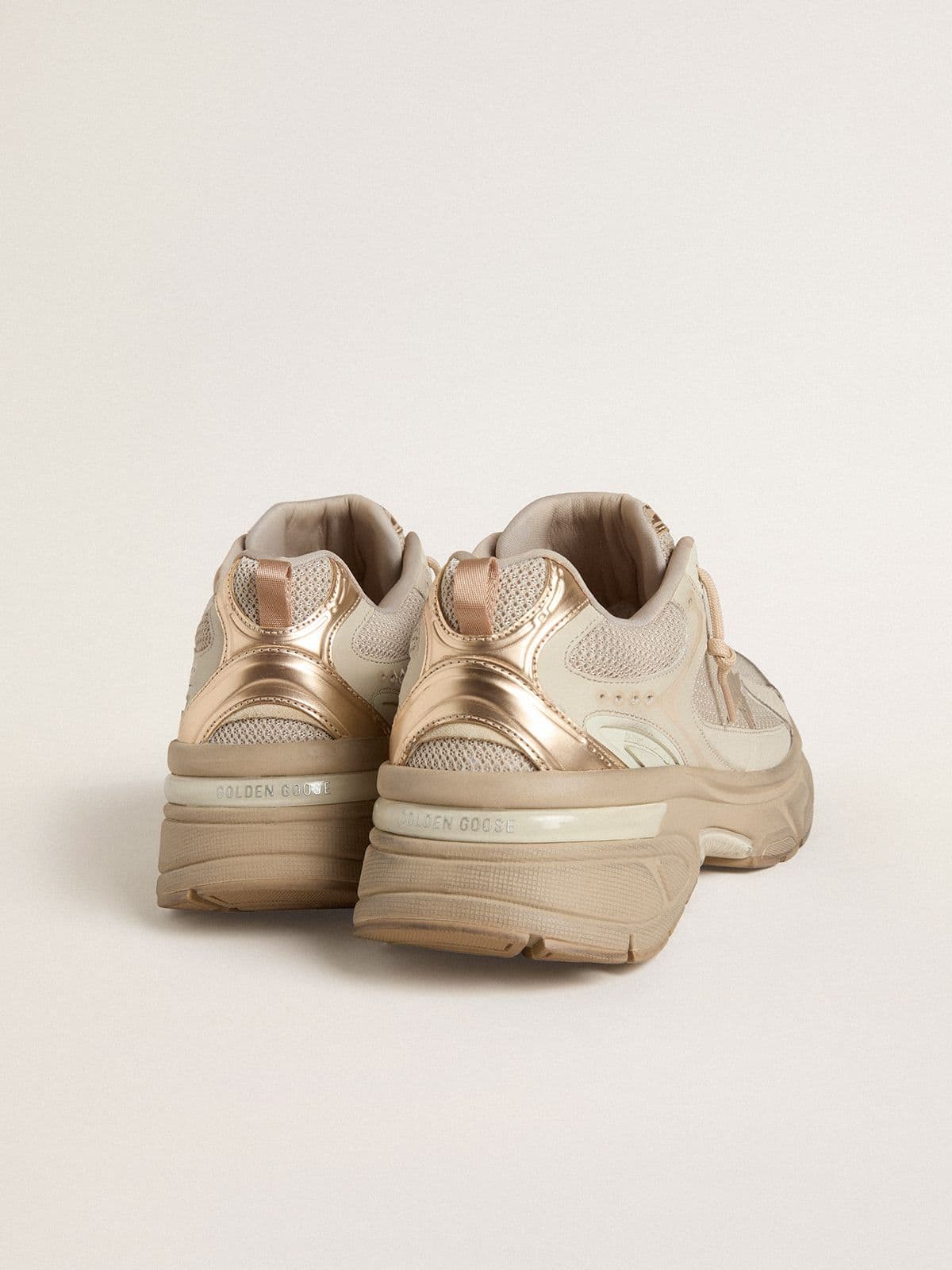 Golden Goose Men’s Lightstar in dove-gray leather and mesh with beige TPU star