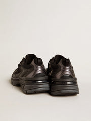 Golden Goose Men’s Lightstar with black leather and mesh upper and black star