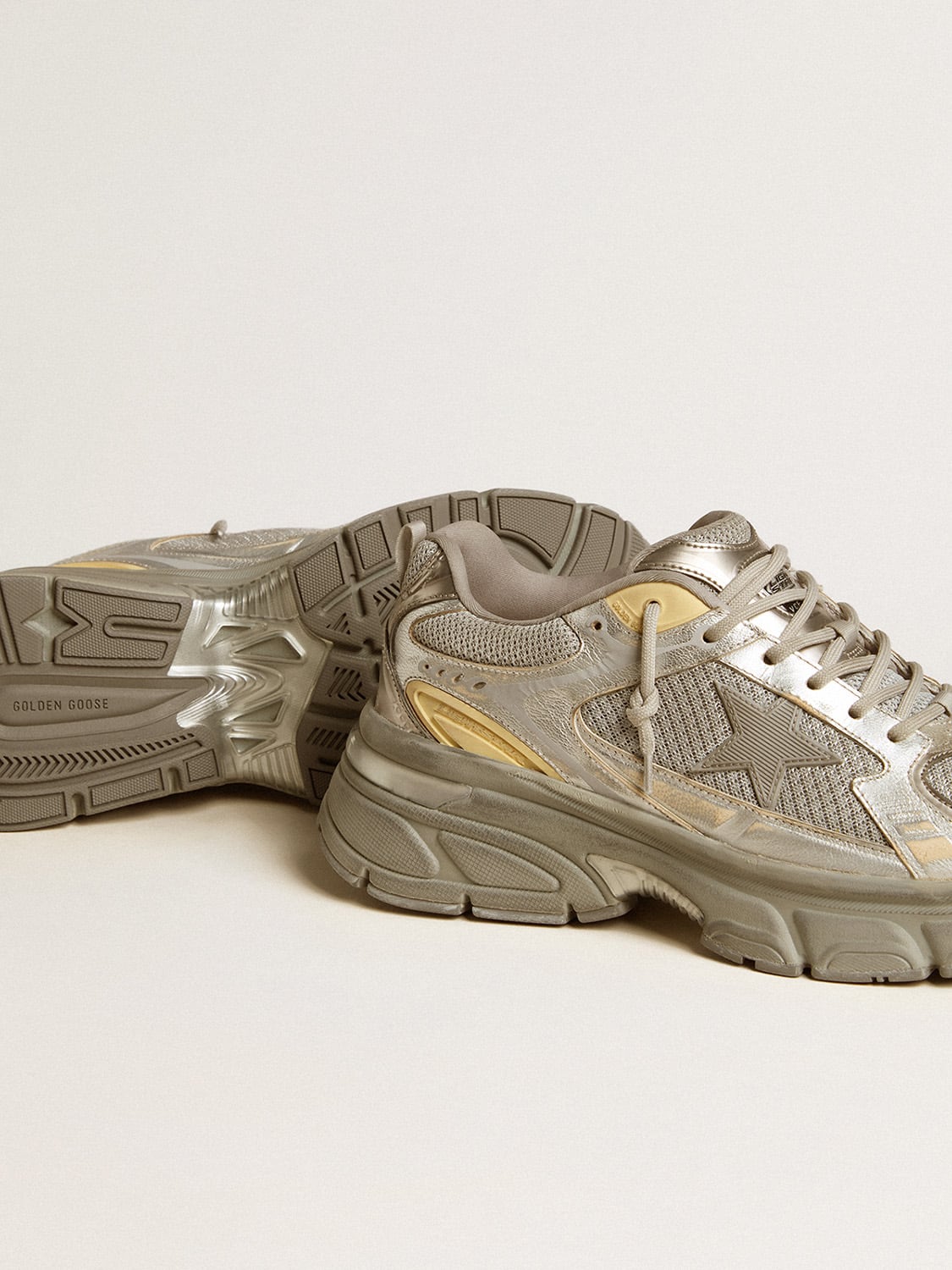 Golden Goose Men’s Lightstar in metallic leather and silver mesh with gray star