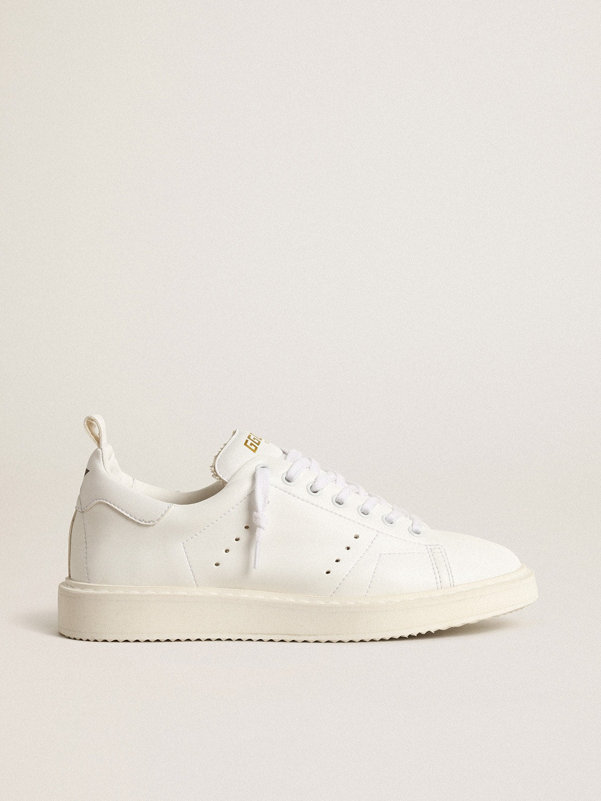 Golden Goose Men’s bio-based Starter with white star and heel tab