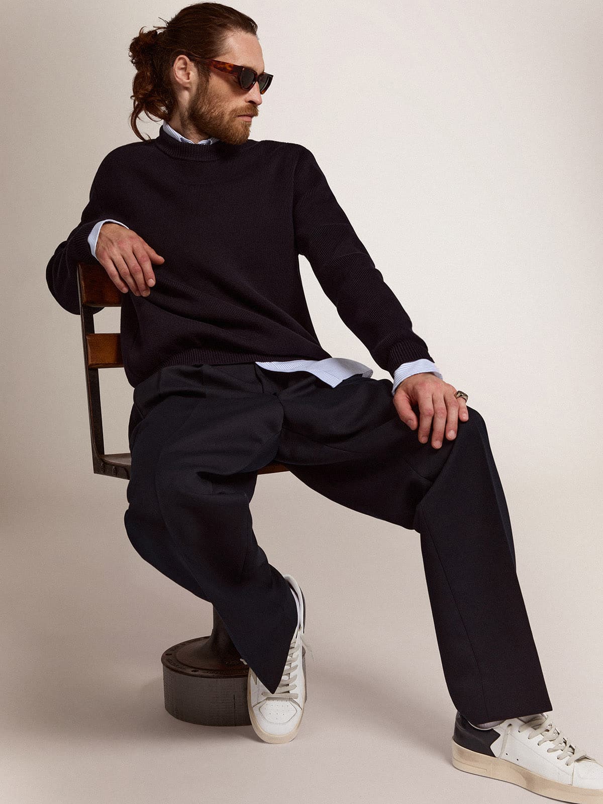Golden Goose Men's round-neck sweater in dark blue cotton with logo