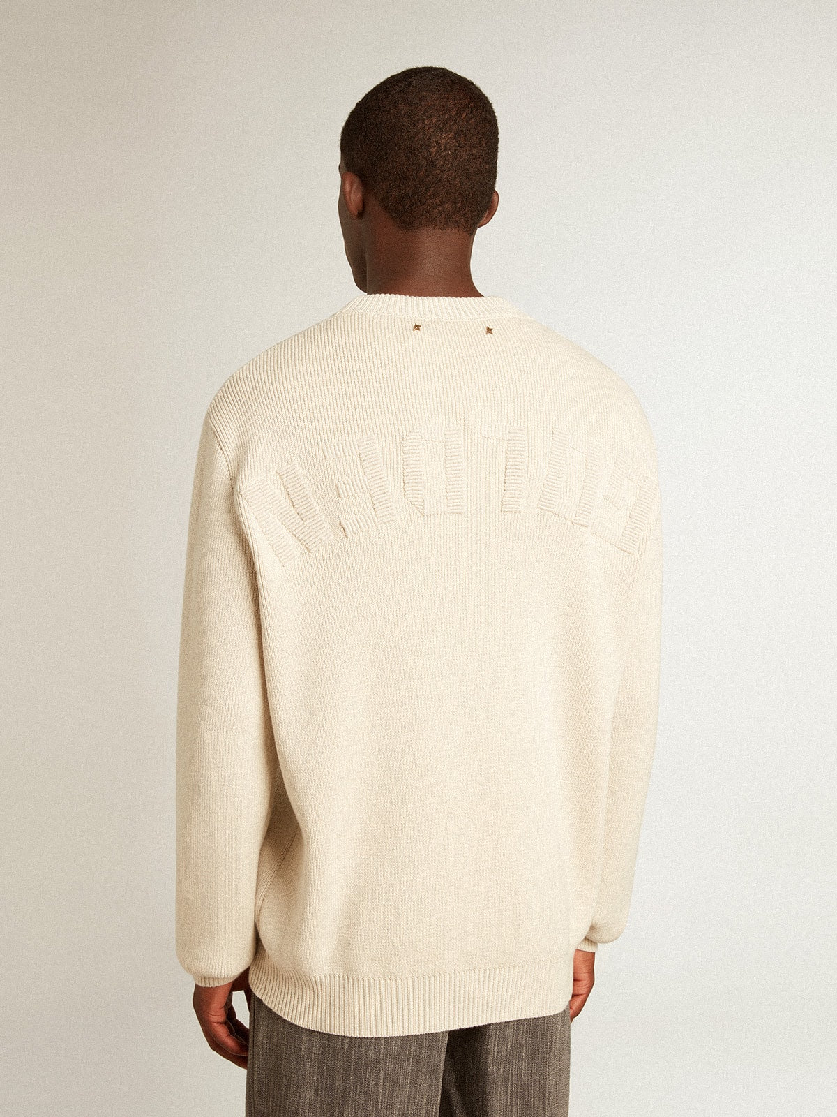 Golden Goose Men’s round-neck sweater in panama-colored cotton with logo on the back