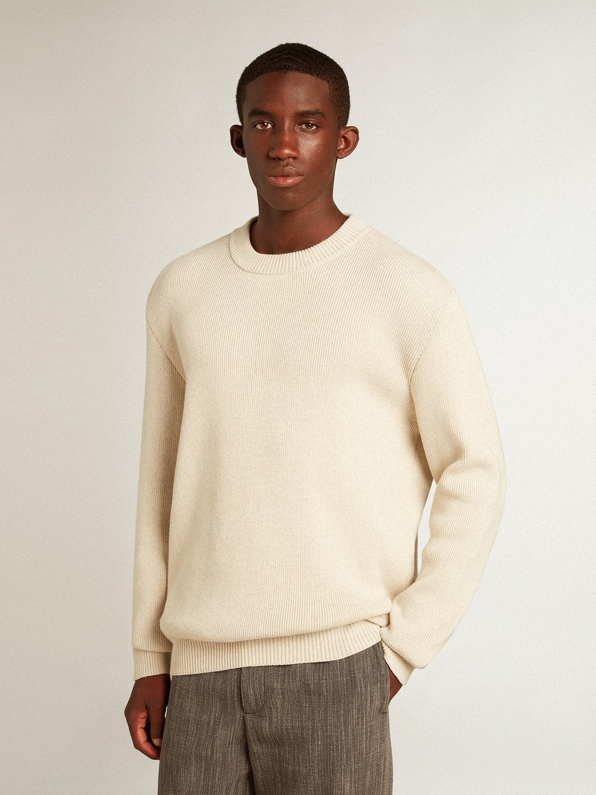 Golden Goose Men’s round-neck sweater in panama-colored cotton with logo on the back