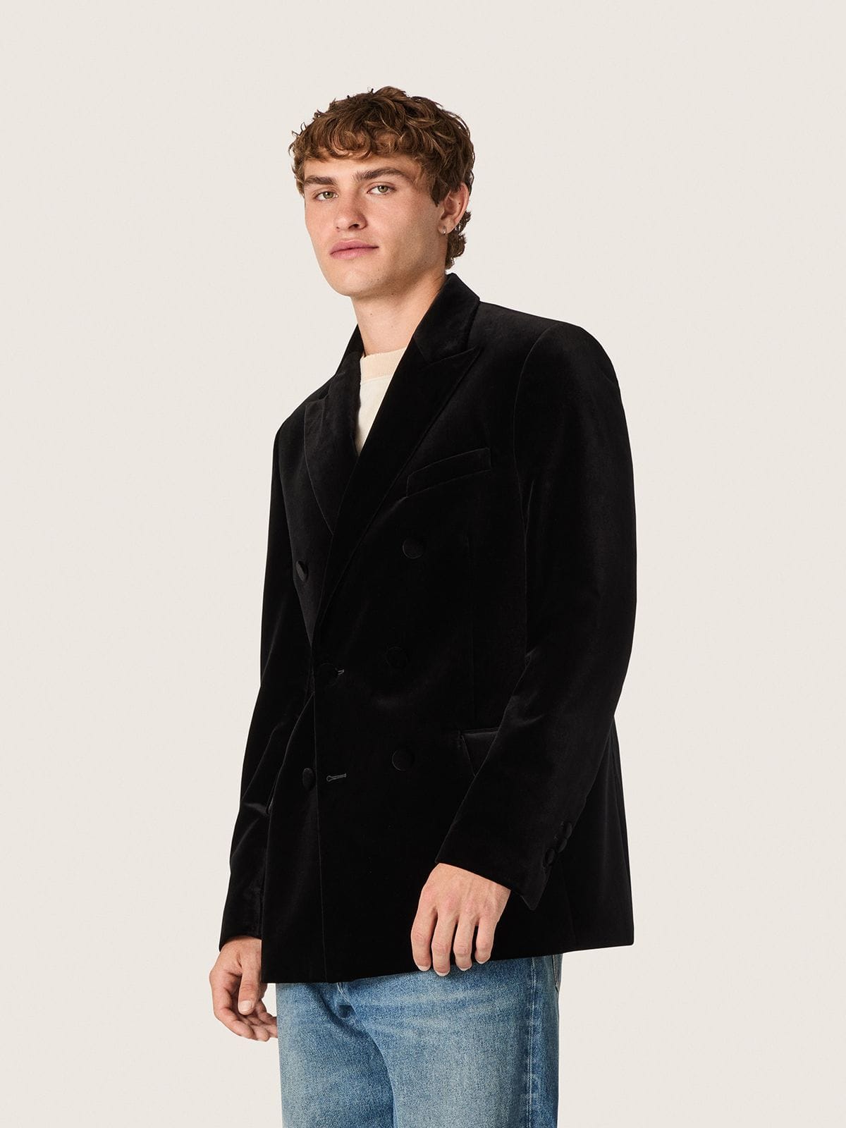 Golden Goose Men’s double-breasted blazer in black velvet with black satin lapels