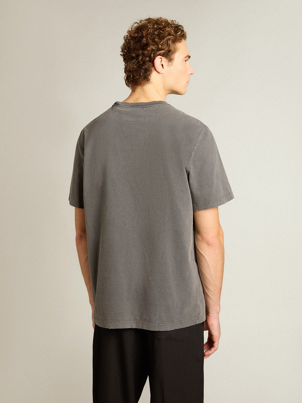 Golden Goose Men's anthracite gray T-shirt with distressed treatment