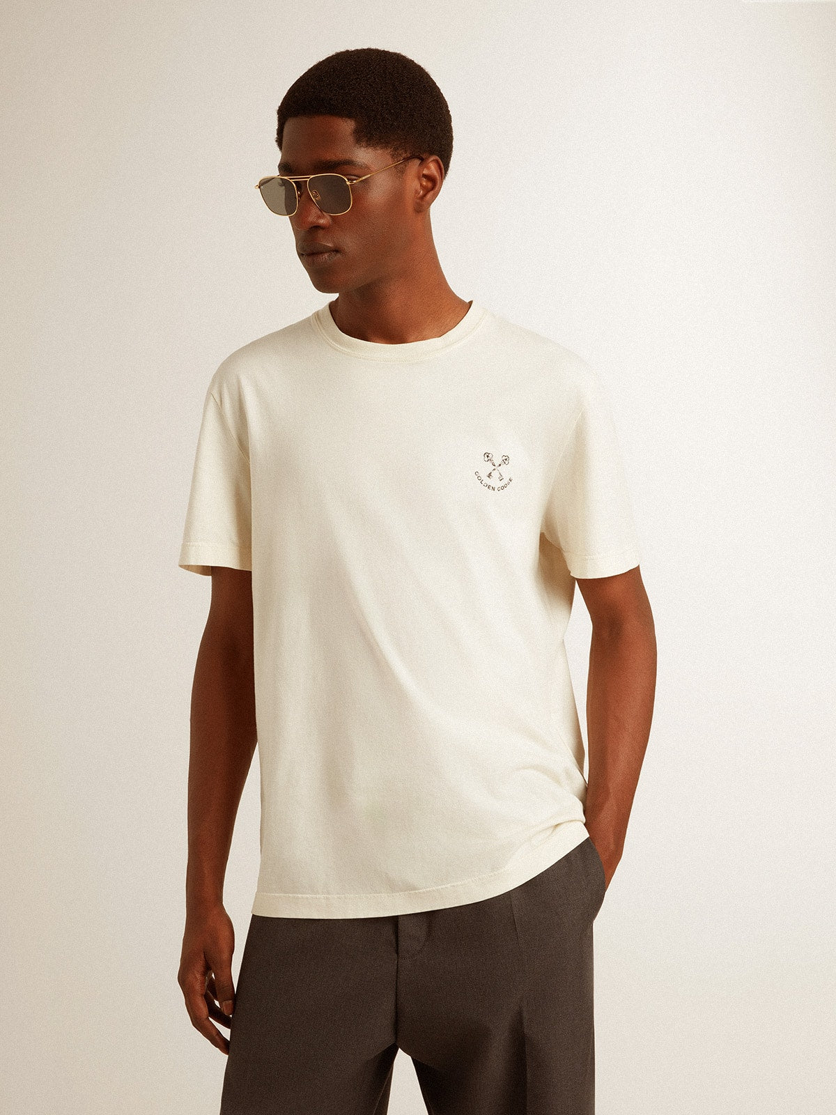 Golden Goose Men's cotton T-shirt in aged white with print on the heart