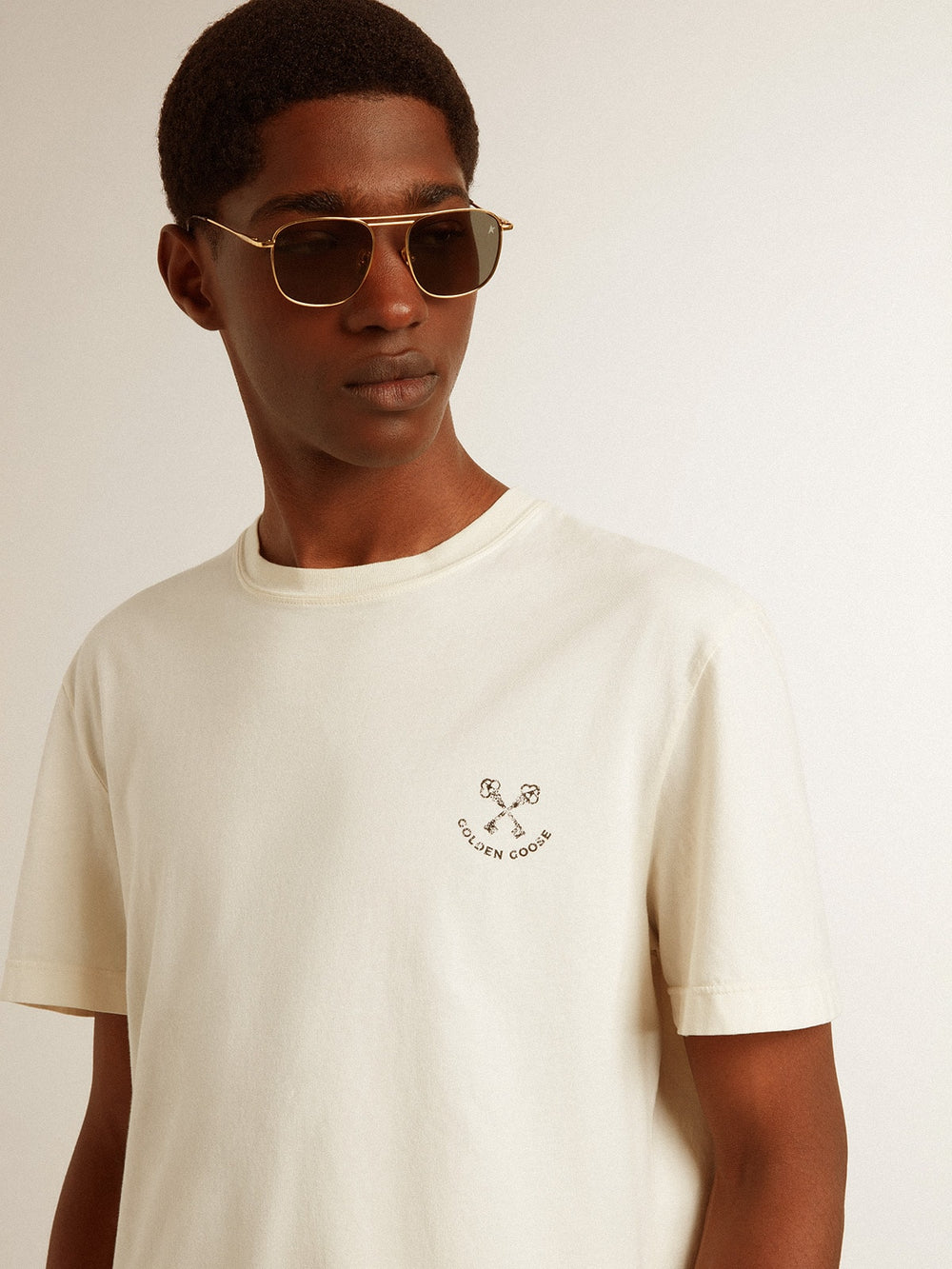 Golden Goose Men's cotton T-shirt in aged white with print on the heart