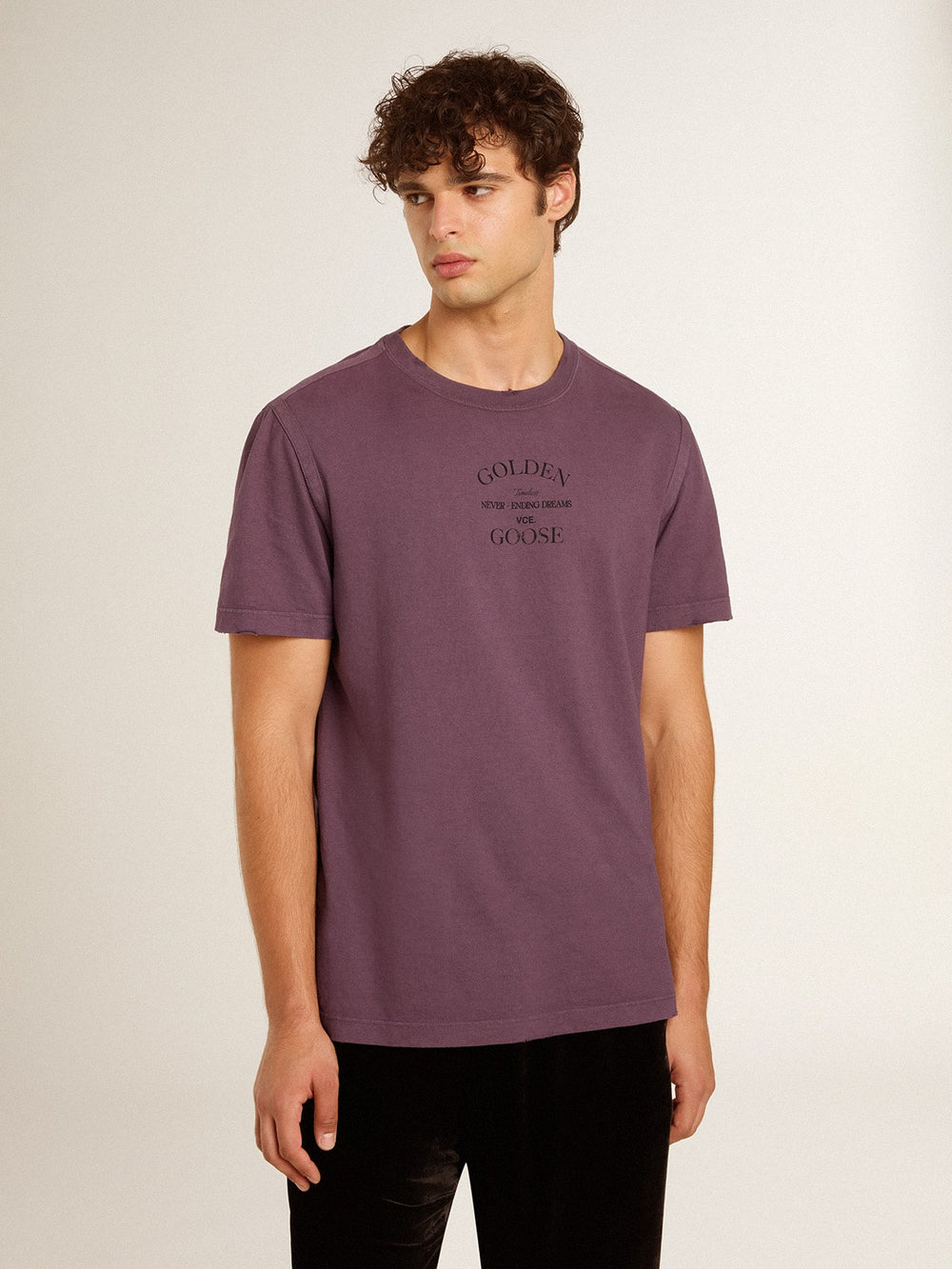 Golden Goose Men’s cotton T-shirt in worn purple with logo print