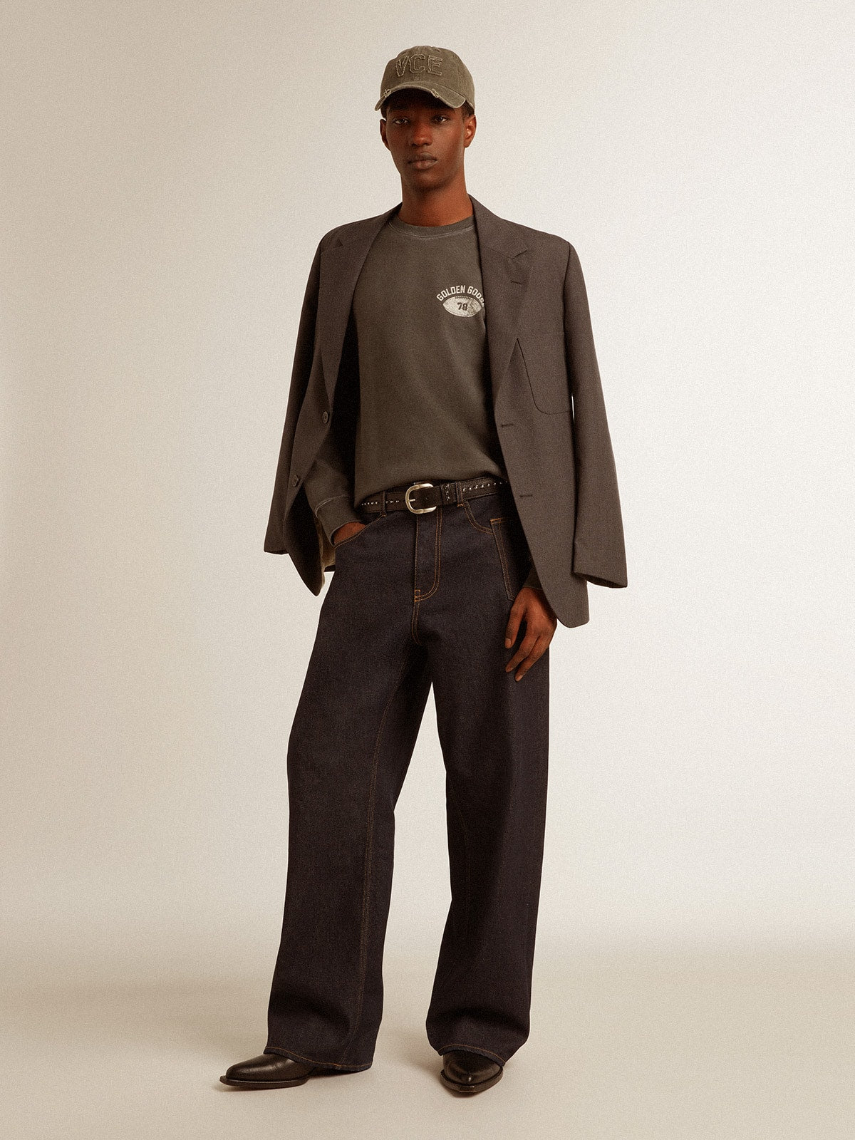 Golden Goose Men's long-sleeved T-shirt in anthracite gray cotton with logo on the back