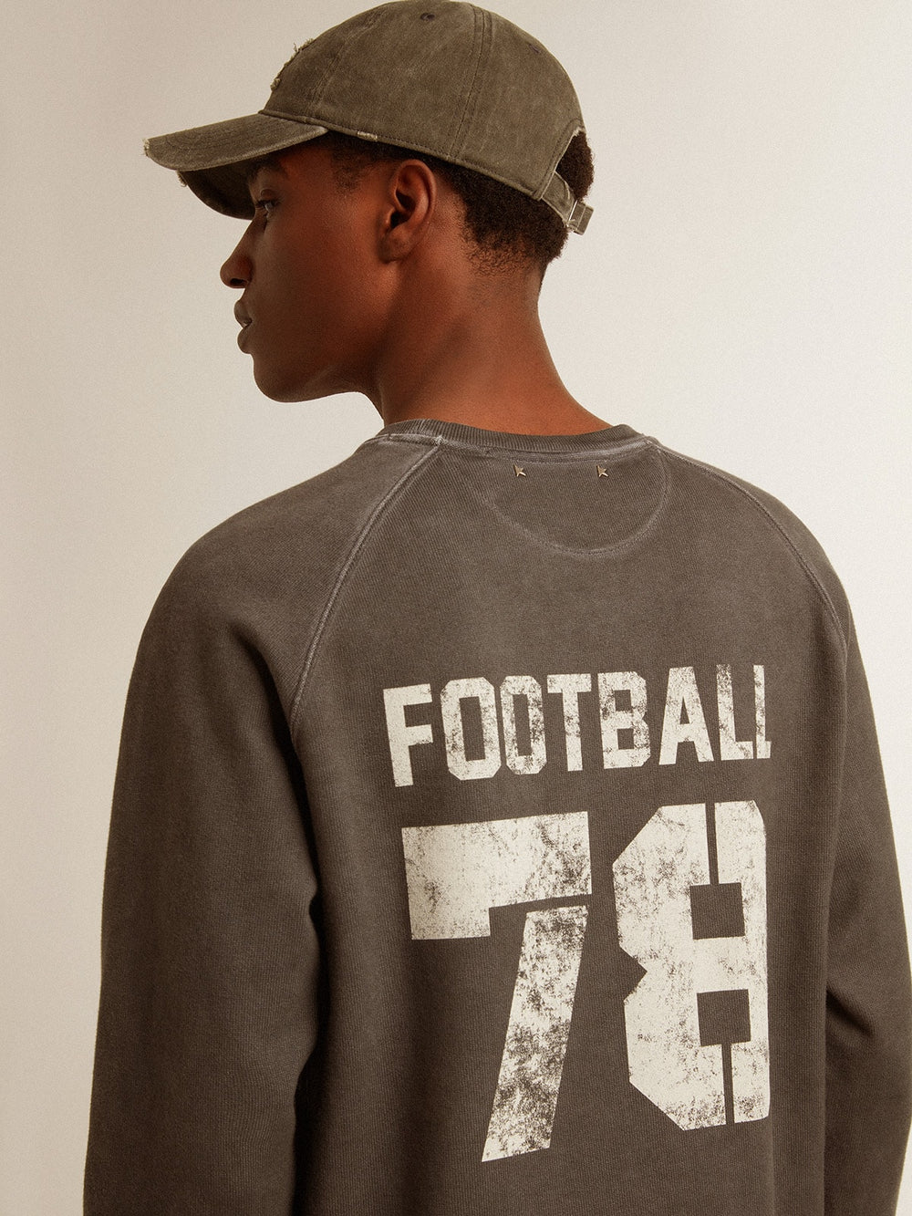 Golden Goose Men's long-sleeved T-shirt in anthracite gray cotton with logo on the back
