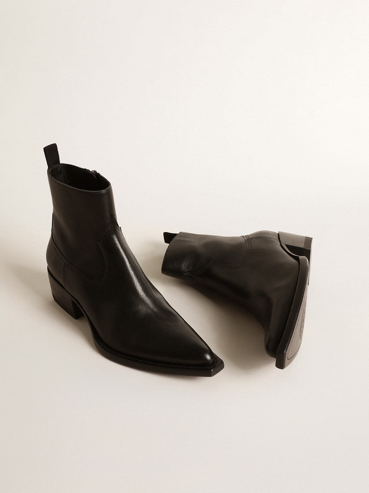 Golden Goose Men’s low Debbie boots in black leather
