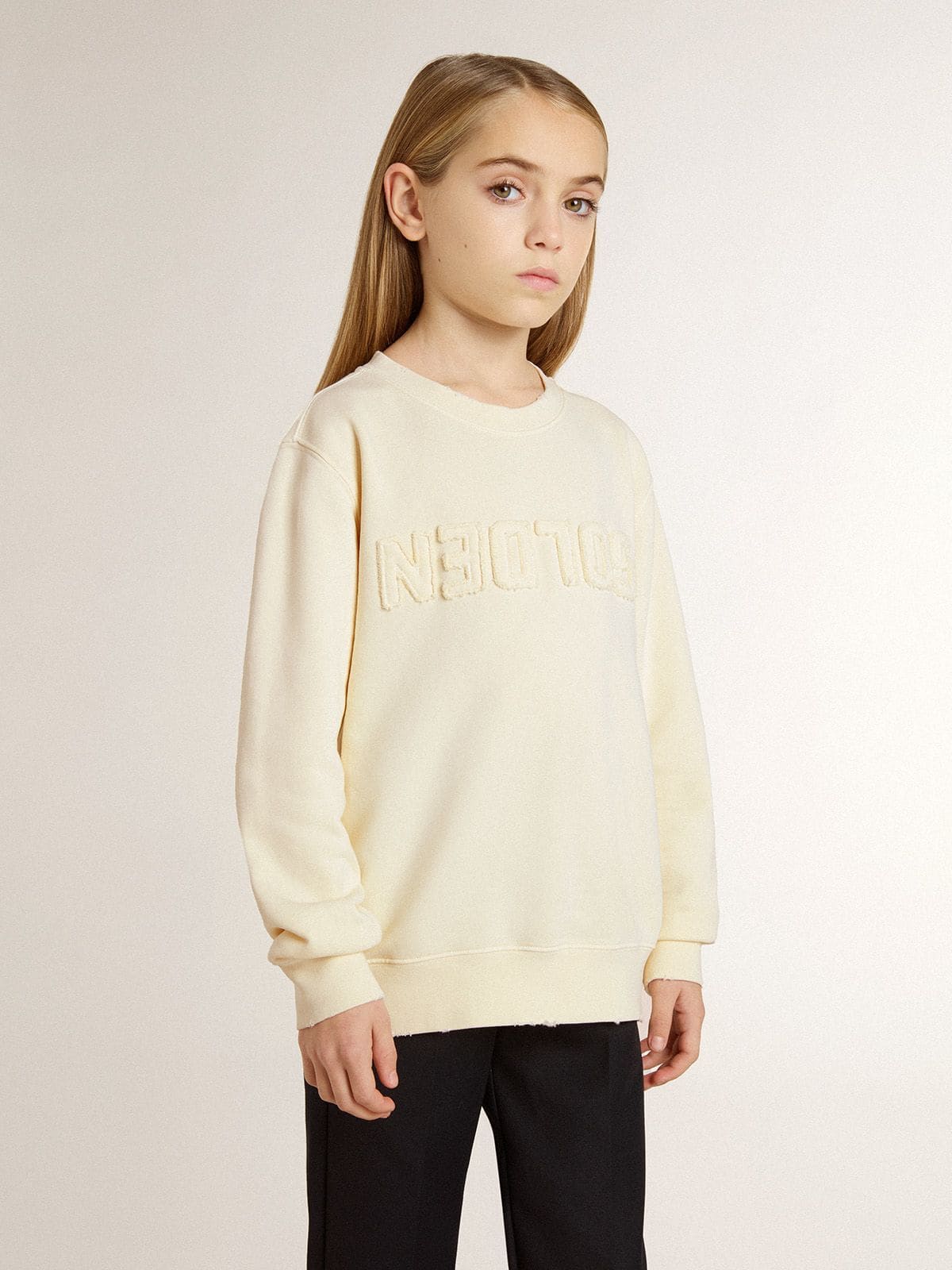 Golden Goose Girls’ cream-colored sweatshirt with patch writing
