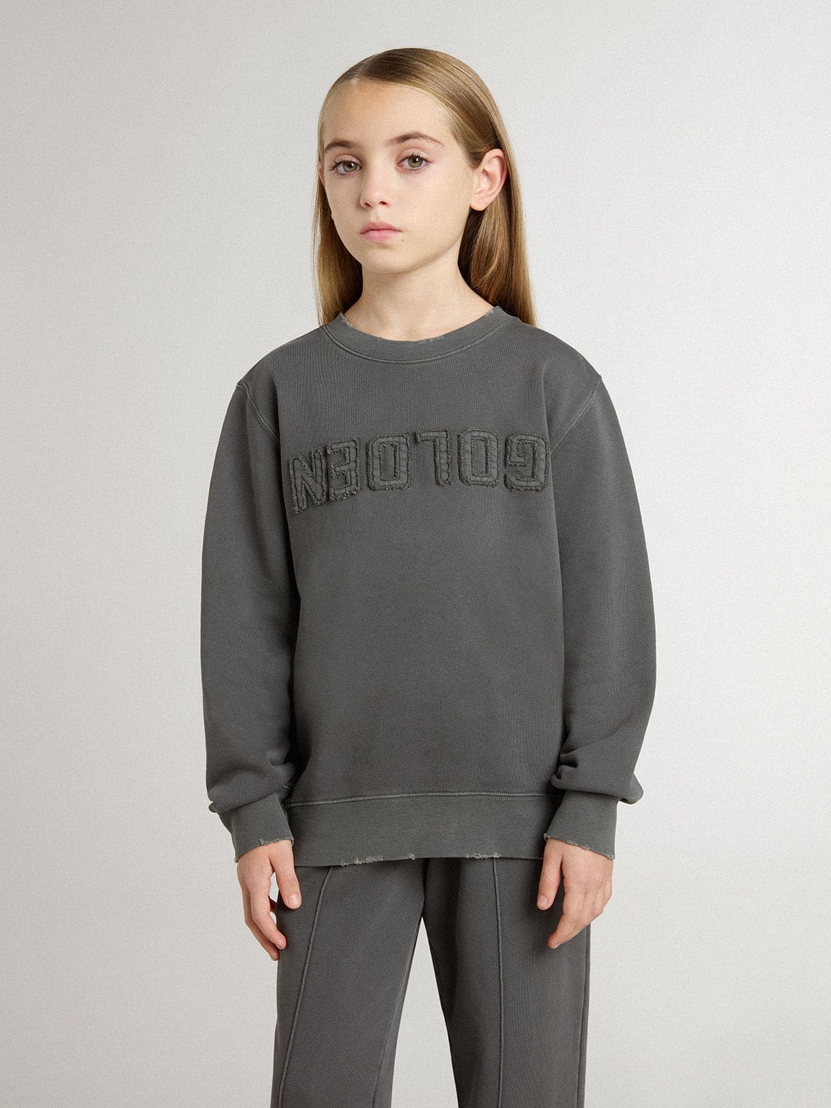 Golden Goose Kids’ gray sweatshirt with raised logo