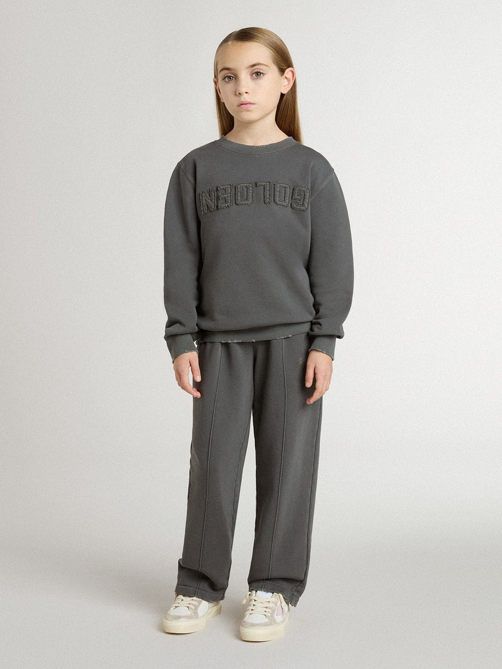 Golden Goose Kids’ gray sweatshirt with raised logo