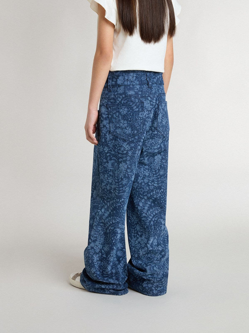 Golden Goose Girls' medium wash wide jeans with print