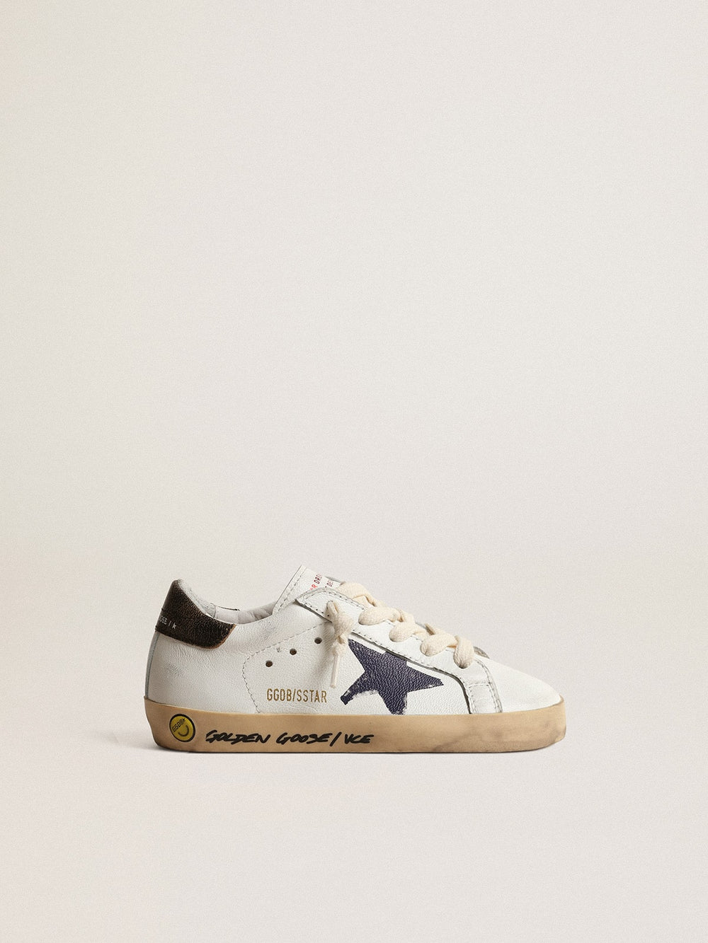 Golden Goose Super-Star Junior in nappa with a printed star and black heel tab