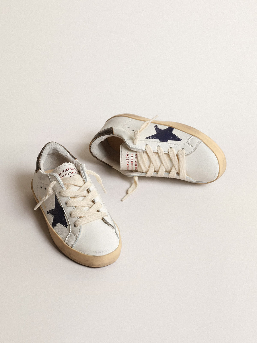 Golden Goose Super-Star Young in nappa with a printed star and black heel tab
