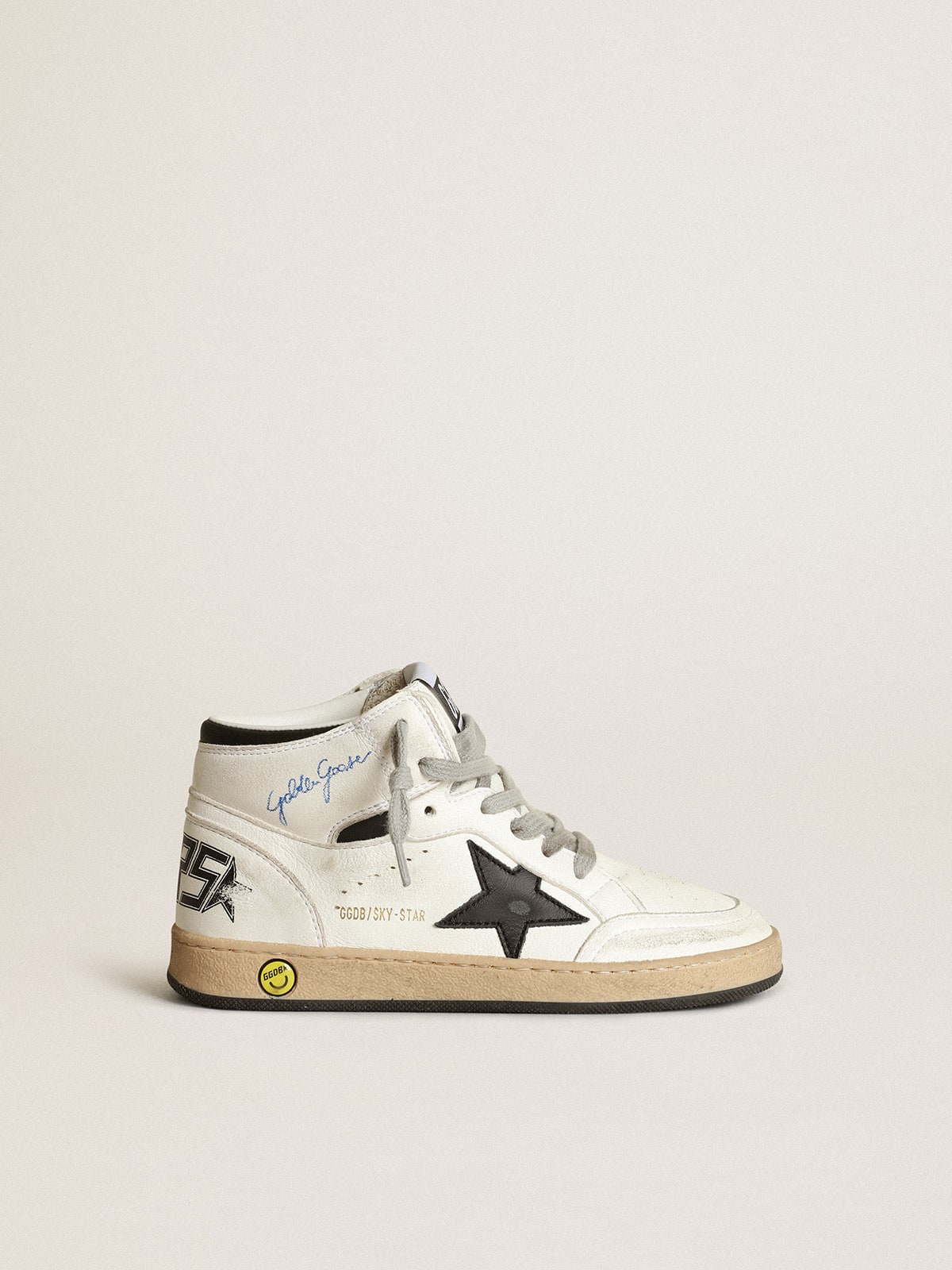 Golden Goose Young Sky-Star in white nappa with black star and heel tab