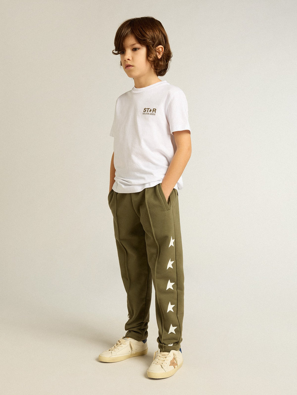 Golden Goose Boys' white T-shirt with contrasting dark green logo and star