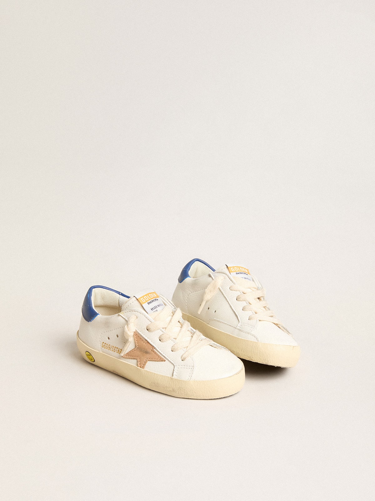 Golden Goose Junior Super-Star in nappa leather with a beige star and blue heel tab