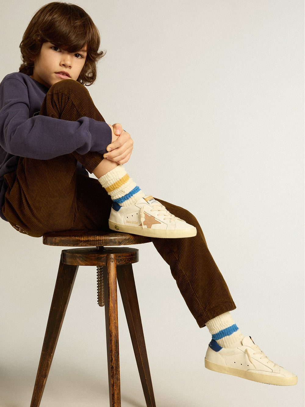 Golden Goose Junior Super-Star in nappa leather with a beige star and blue heel tab