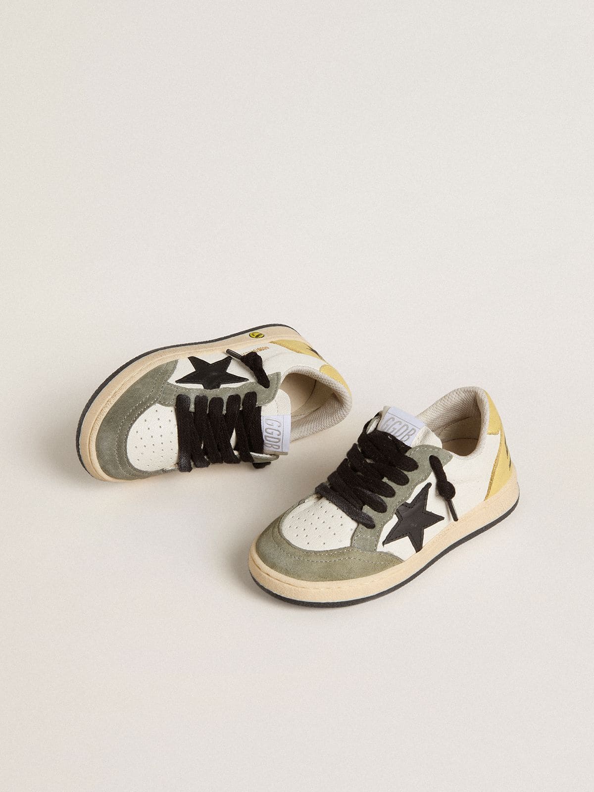 Golden Goose Junior Ball Star in white nappa with dark green suede inserts and black star
